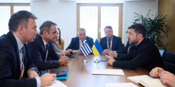 Зеленський зустрівся з прем'єром Греції – обговорили війну та євроінтеграцію України