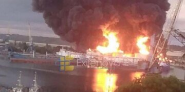 Зеленський підтвердив удари по нафтобазі та військових об'єктах окупантів в районі Керченської протоки