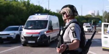 Перші хвилини після удару КАБАами по Запоріжжю потрапили на бодікамери патрульних
