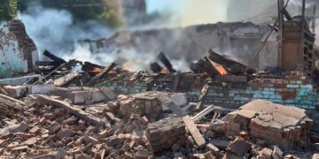 росіяни вдарили ракетами по Білопіллю, є постраждалі