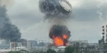 Обмеження на продаж пального у рф продовжують ширитися: ввів головний нафтовий регіон росії