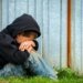 В Каменском обнаружили 7-летнего мальчика, прикованного цепью к батарее