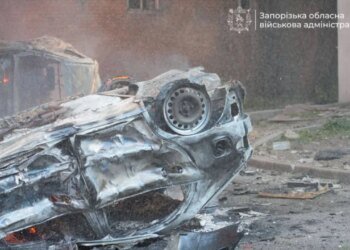 Запорожье под обстрелом: есть раненые, город в дыму. ФОТО