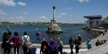 російські туристи та військові масово залишають окупований Крим через удари України – ISW
