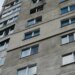 російський БПЛА влучив у багатоквартирний будинок у Харкові, жінка зазнала стресу