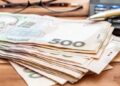 Ко Дню Независимости украинцам выплатят денежную помощь: кому не придется ничего оформлять