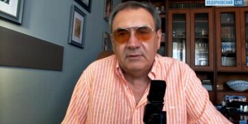 Удары по НПЗ загнали Путина в угол: Пастухов назвал два сценария