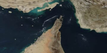 США и Иран останавливают удары и возвращаются к переговорам по Ормузу