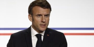 Трамп призвал добиваться возвращения Украине оккупированных территорий – Макрон