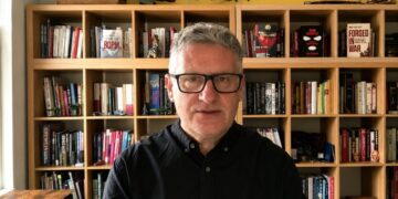 “Смерть от тысячи порезов”: Галеотти рассказал, как Россия пытается парализовать Запад