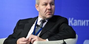 Иноземцев объяснил, почему удары по НПЗ для Путина опаснее, чем кажется