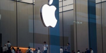 Apple стала найдорожчою компанією світу