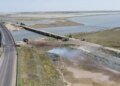 Оккупанты возводят насыпь вместо разрушенного Чонгарского моста в Крым: спутник зафиксировал работы