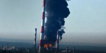 Генштаб підтвердив ураження задіяного окупантами залізничного мосту та НПЗ у кстово