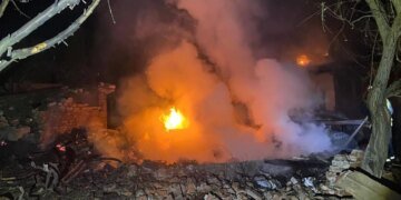 Четверо людей постраждали, на фермі загинули телята через російські удари на Харківщині
