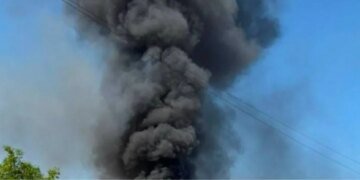 росіяни вдарили по Запоріжжю – пошкоджені термінал, багатоповерхівку та фітнес-центр