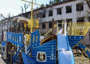 Войска РФ обстреляли дом в Сумской области: среди погибших — маленькая девочка и её мама