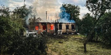 росія атакувала дроном Лозову – постраждали шестеро з однієї родини, серед них троє дітей
