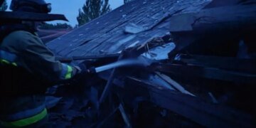Российский дрон попал в пожарную часть в Донецкой области
