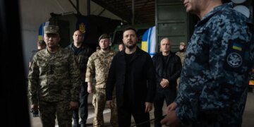 Зеленський провів нараду з командуванням ВМС на Одещині: йшлося про збільшення кількості гелікоптерів для протидії дронам