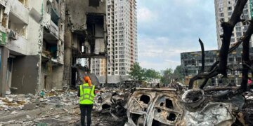 Міноборони рф цинічно заявило про удари по "військових об'єктах", коли в Києві загинули мирні мешканці