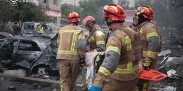 В Киеве увеличилось число жертв ночной атаки. ФОТО