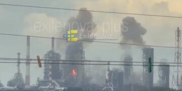 У рф фіксують дронову атаку на Омський НПЗ за тисячі кілометрів від кордону