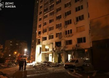 В Киеве число погибших возросло до 18, поисково-спасательные работы продолжаются