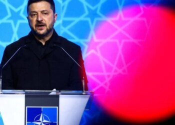 Больше не проситель Bloomberg пишет, что на саммит НАТО приехал «другой Зеленский»