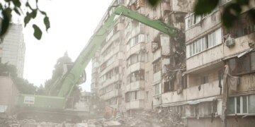 Рятувальники завершили роботи на всіх локаціях після атаки рф на Київ