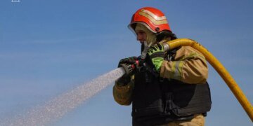 росіяни вдарили по енергетиці та АЗС на Полтавщині, 8500 споживачів без світла