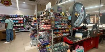 В Николаеве мужчина выстрелил из оружия в глаз оппоненту во время драки в магазине