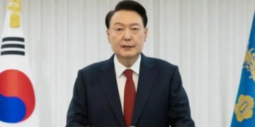 Бывший президент Южной Кореи Юн Сок Ёль приговорен к двум годам лишения свободы за проведение бесплатных опросов