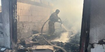 Ворог завдав ударів авіабомбами по Запоріжжю та передмістю: семеро людей травмовані, серед них – дитина