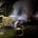Нічна російська атака на Київ спричинила пожежі та пошкодження в двох районах