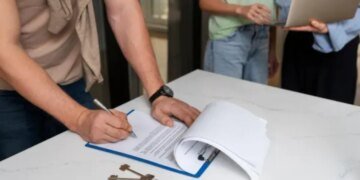 Названа сумма задолженности, при превышении которой квартиру могут продать