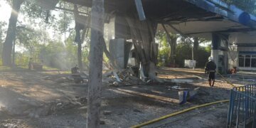 рф вдарила по АЗС на Житомирщині, двоє постраждалих