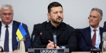 Зеленський анонсував спеціальну Ставку за участі командирів корпусів та основних виробників зброї і засобів