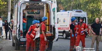 Кількість жертв атаки рф у Запоріжжі зросла до двох, поранених — до десяти