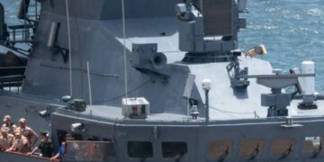 росія почала оснащувати бойові кораблі комплексами РЕБ "Пероед-М"