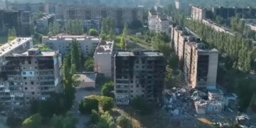 Везде руины и дым: появились кадры из прифронтовой Дружевки в Донецкой области