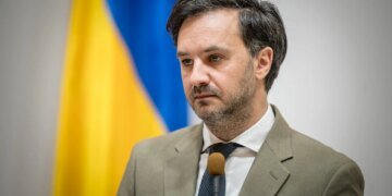 Настільки ж таємна, наскільки неважлива – Тихий про зустріч ексокопосадовців Німеччини та рф у Баку