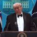 Сплетни из соцсетей или диагноз: есть подозрение, что Трампу начало отказывать здоровье