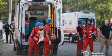 Запоріжжя зазнало чергової атаки рф, 5 постраждалих