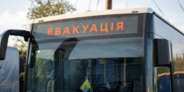 На Дніпропетровщині оголосили примусову евакуацію дітей з 10 сіл