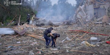В умовах війни, з таким ворогом не можна проводити будь-які виставки зброї – Зеленський про удар по Бучанському району