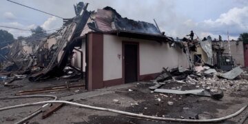 Аварійно-рятувальні роботи в Запоріжжі завершено після авіаударів рф – загинула жінка, 11 людей поранені