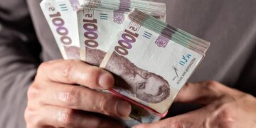 Украинцы без высшего образования могут зарабатывать более 50 тысяч: кого ищут