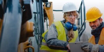 Зарплаты до 150 тысяч гривен: кого чаще всего ищут работодатели в Украине