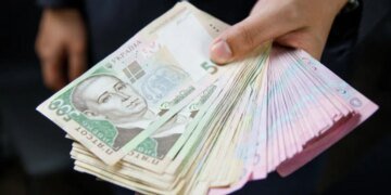 Пенсионеров заставляют возвращать тысячи гривен: кому уже приходят письма от Пенсионного фонда